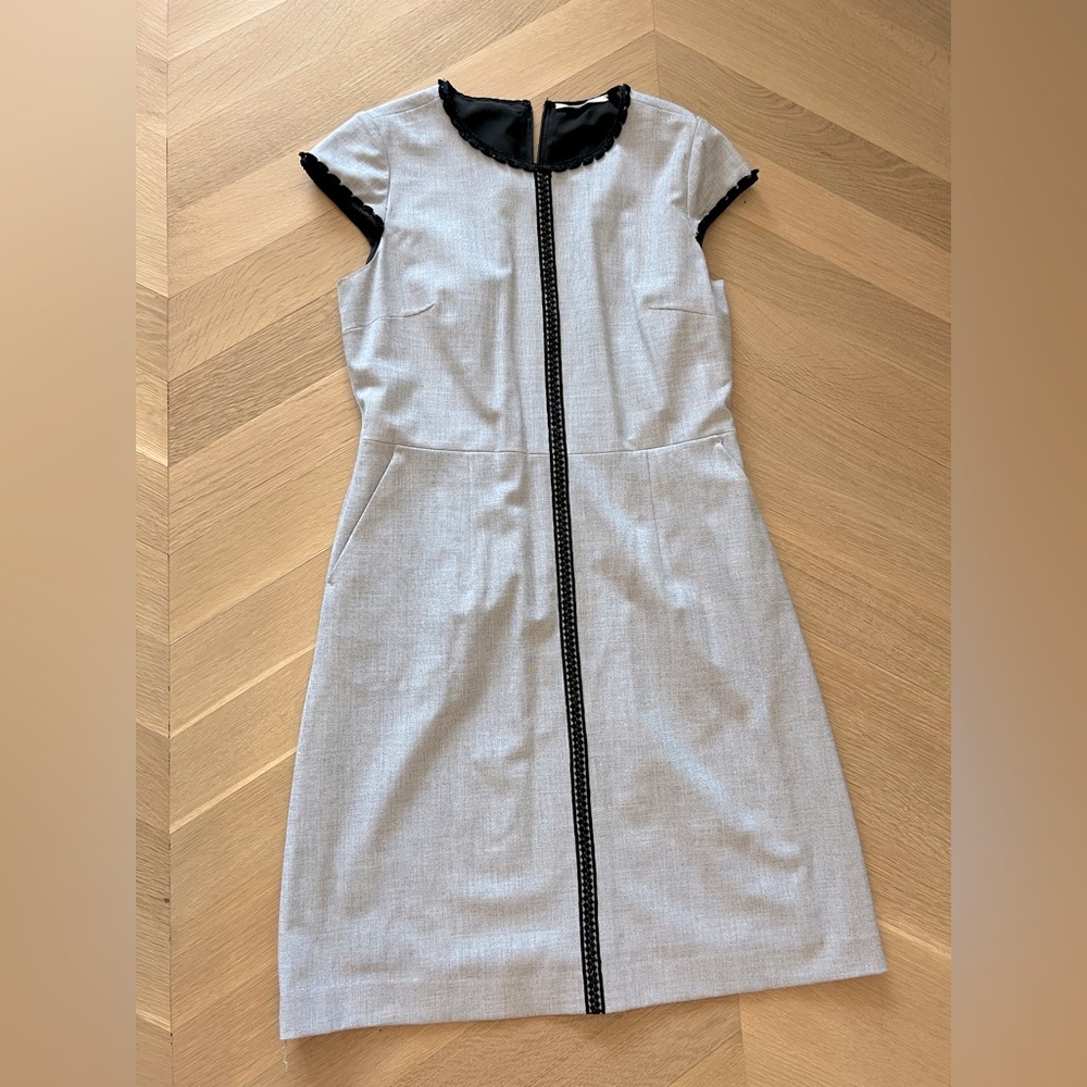 T. Tamari Grey Dress, Size 6, Like new
